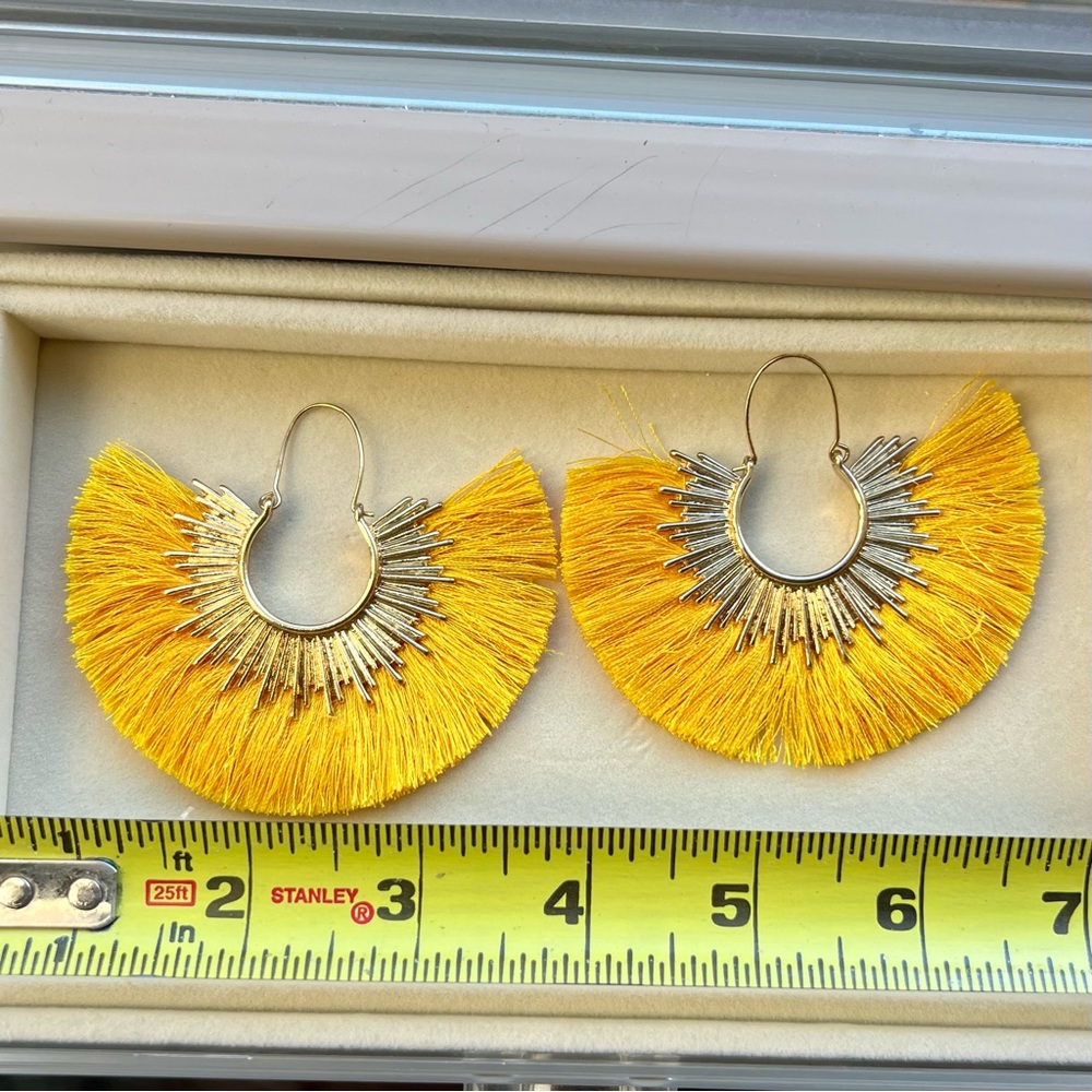 Yellow statement earrings - Picture 4 of 7